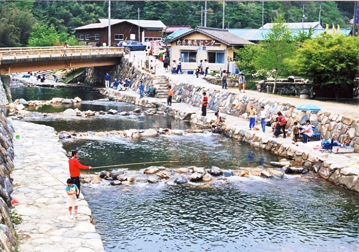 うて養魚センター風景