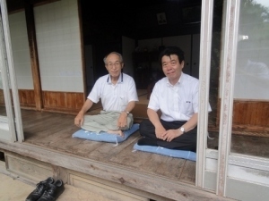 大野地区自治振興協議会会長の小渕善治さんと
