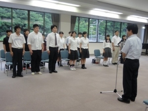 萩原市長が激励の言葉を述べました