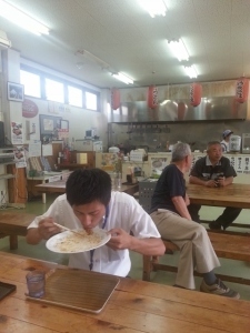 昼食は満開アゼリア館でいただきました