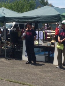 くまさんが開会式であいさつを述べました