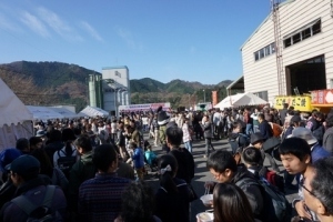 沿線の家族連れらで大変賑わいました