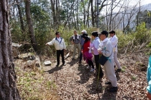 この前で山火事が止まったといわれる愛宕様