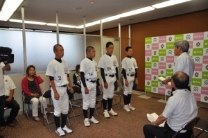 安部副市長が激励のことばを述べました