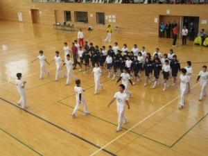 この合宿では、市内の幼稚園児や小中学生との交流・体験も行われました
