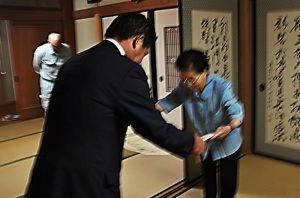 鈴木傳太郎氏