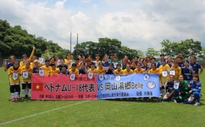 女子サッカー合宿集合写真