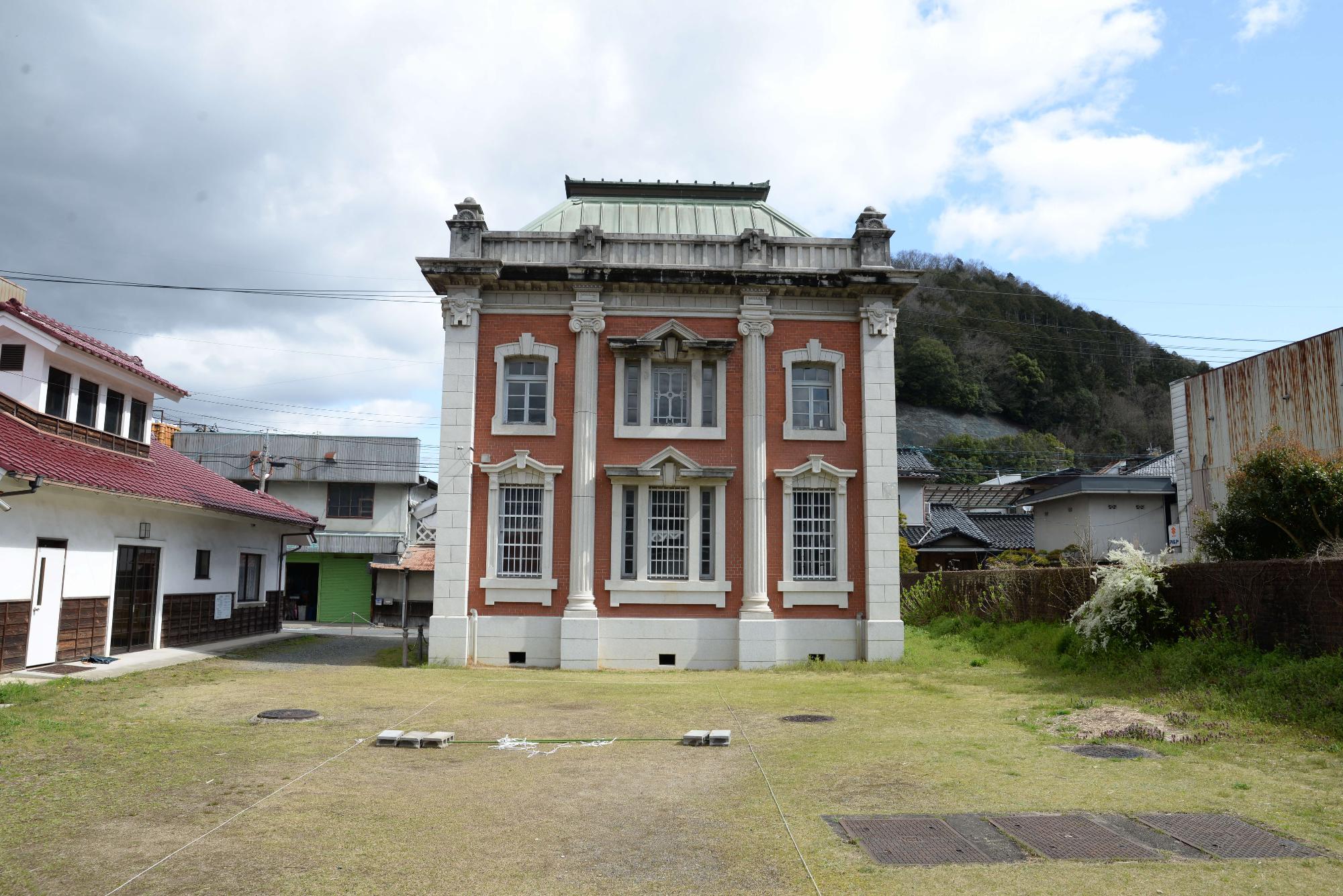 美作歴史資料館（南から）