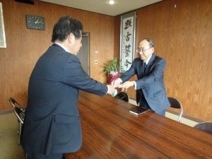 織田会長から広島土砂災害義援金を受領いたしました