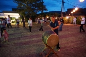 田中作東総合支所長が太鼓の音頭をとりました