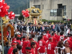 迫力満点の大屋台