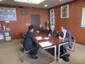 英田地域自治振興協議会長らと面会