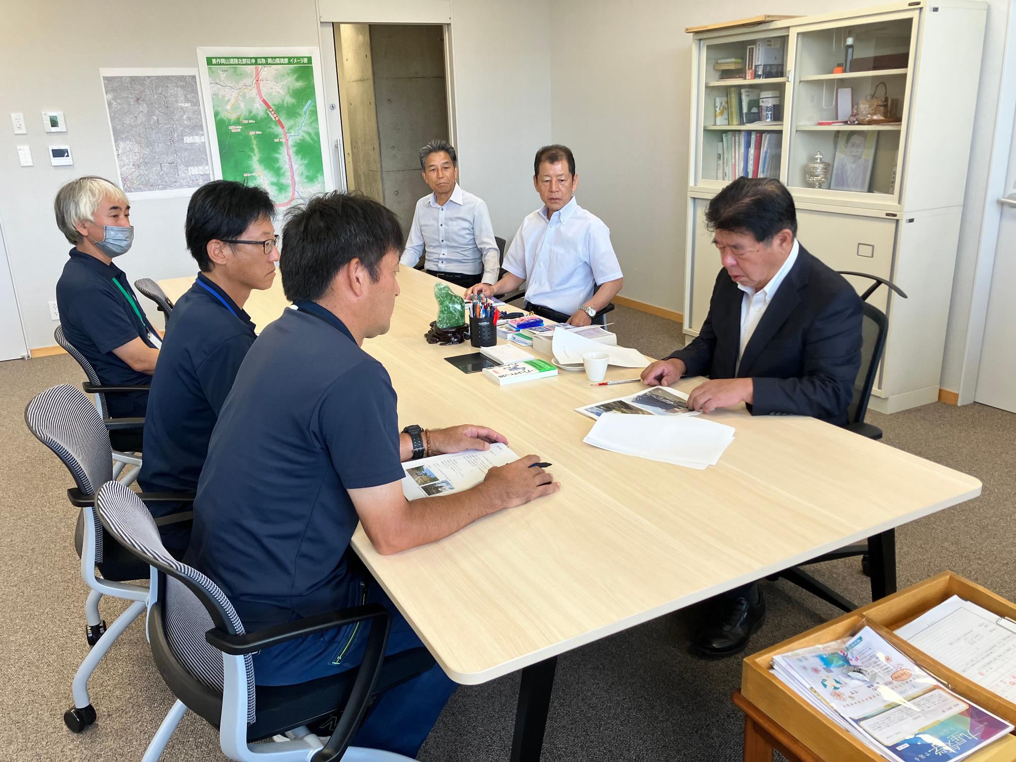 萩原市長への活動報告